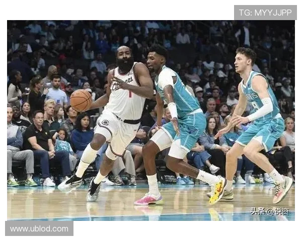 本赛季单节得分盛况：哈登独占鳌头小卡华子紧随其后文班约基奇同创佳绩